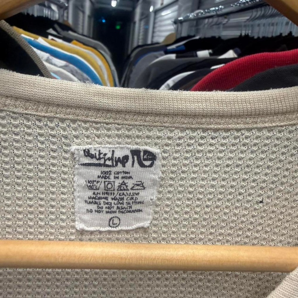 Crazy Vintage 2000's Distressed QuikSilver Surf Thermal Long Sleeve - Picture 4 of 8